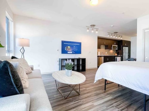 LA Convention Center Modern Apartment DTLA