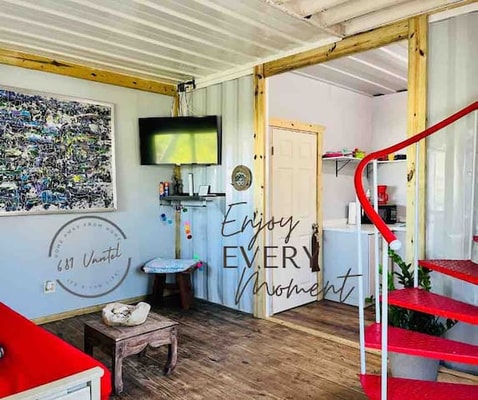 681 Vantel - It’s a van life!