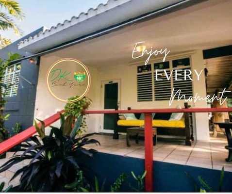 Entire house: 3 bedrooms, 4 bathrooms & 1 futon.