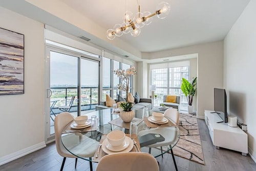 Elegant 2+Den, 2 Bath, Breathtaking View, Parking