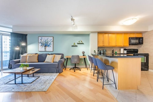 Executive 1+Den Condo, Parking