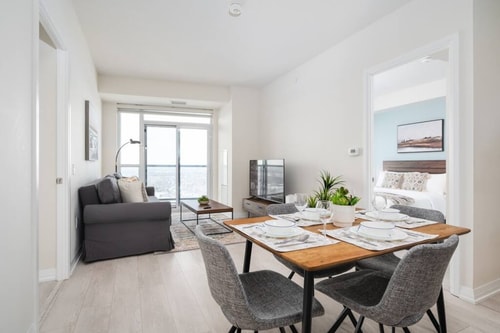 2+Den, 2 Bath, Parking, High Floor with View