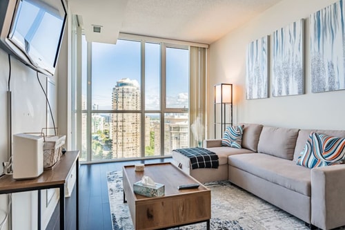 Lovely 1+Den Condo, Balcony, Parking, High Floor