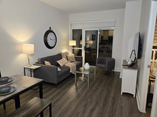 The Sapphire 1 Bedroom Suite with Free Parking