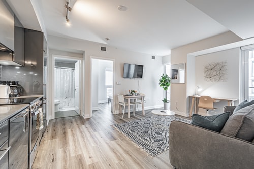 Lovely Condo in Downtown