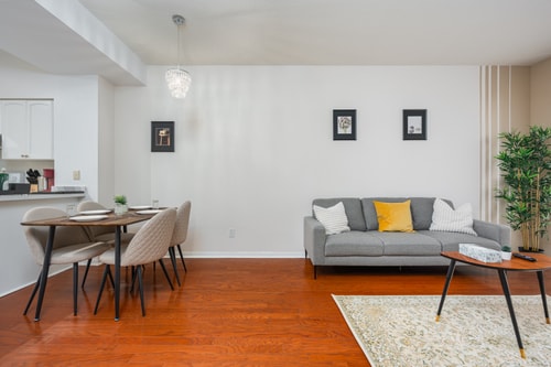 Cozy 1 Bedroom Condo in The Heart of Downtown Toronto