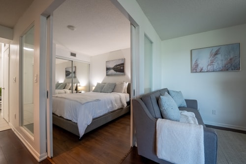 Stylish 1 BR 1 BATH Apartment in Downtown Toronto