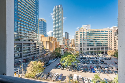 Lovely 1BR Apartment in Toronto