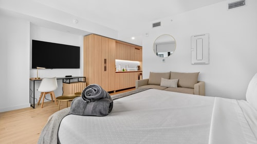 The Casa Bellavue Studio Suite | Free Parking