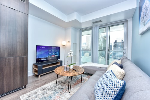 Beautiful 2BR- 2Bathroom with CN Tower & Lake View