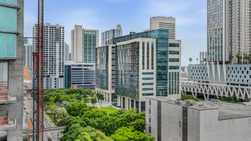 The Calm & Soothing 2 BR Gateway | Balcony | City View