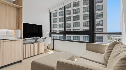 The Miami Deco 1 BR Suite | City View | Free Parking