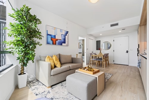 The Miami Chic 1 BR Suite | Free Parking | City View
