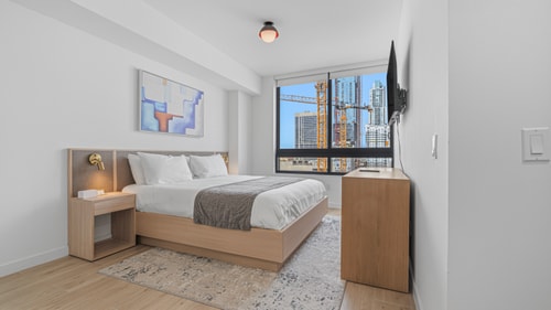 The Sunset Luxe 2 BR Suite | Free Parking | City View