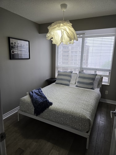 Designer 2 Bed, 2 Bath Apartment in Prime Location