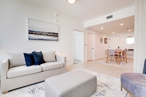 The Miami Glam 1 BR | Free Parking | Balcony