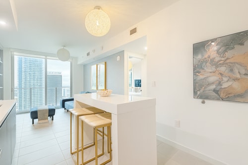 Elegant 1 Bedroom Condo