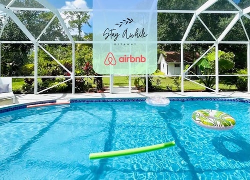 Luxury Jupiter Oasis | Heated Pool & Spacious Yard