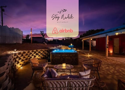 Luxury Joshua Tree Retreat w/ Hot Tub, BBQ & Games
