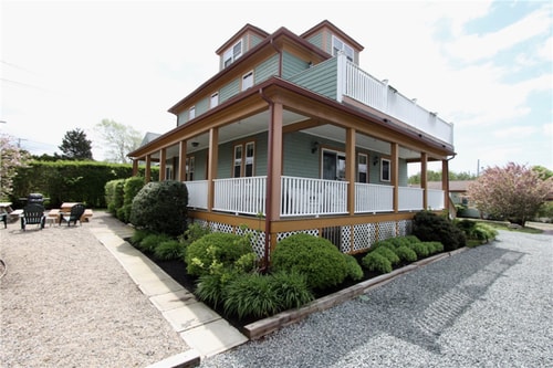 Mariner House Compound: 9BR Estate 10 Car Parking