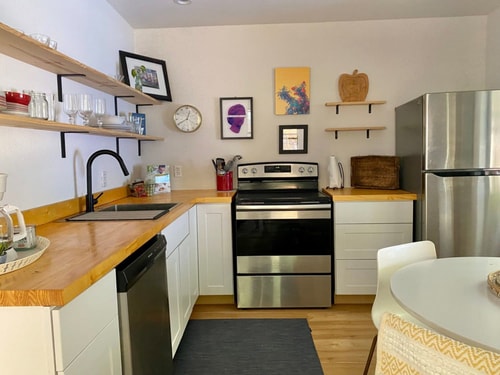 East Side Hideaway.  Holiday Stay .  Chill Stay