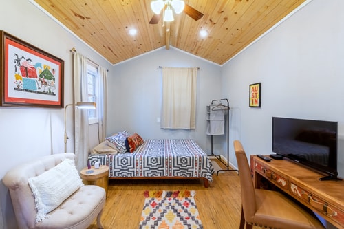 Treehouse Casita | East Austin Private Oasis