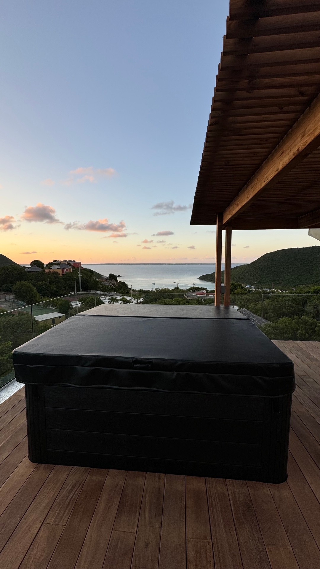 Aura | 1B Ocean View with Concierge, Kitchen (R10) 11 Aura Anse-Marcel