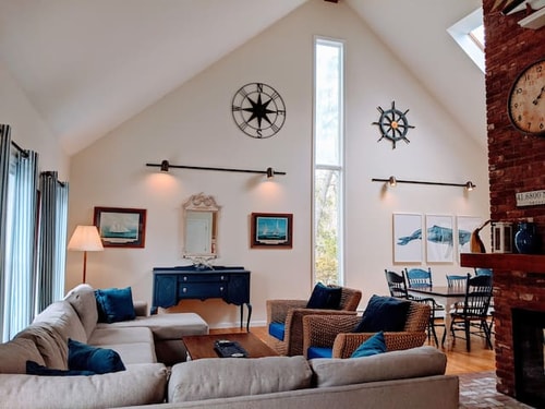 Moongazer, Newly renovated, Family gathering place