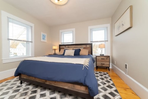 King Bed | Downtown Amesbury | Pet Friendly