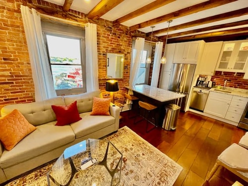 Tugboat Vista | 2 Bedroom | Best Views in Downtown