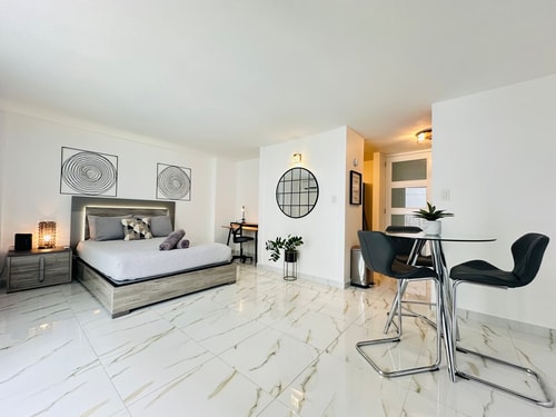 Saint Tropez in Isla Verde