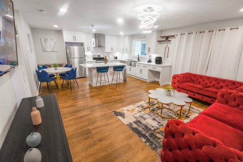 Exotic Home Gillespie Drive by sdstay