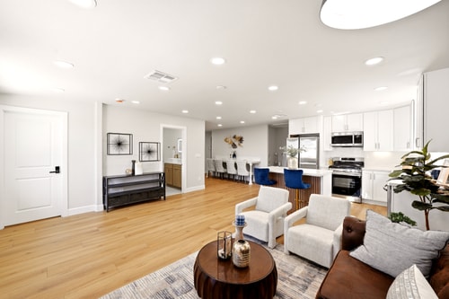 4162 Delta 6 Bed 3bath cozy Modern House