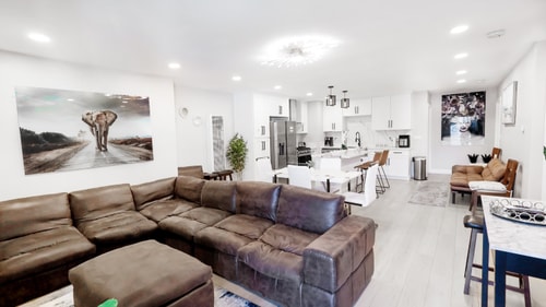 Exotic home 3bed2bath 20min to beach downtown