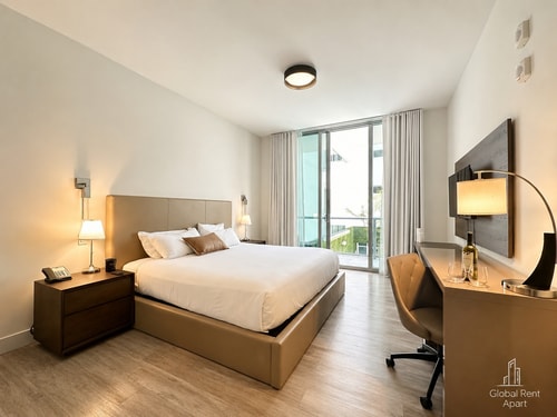 Oceanfront Stylish Studio with Rooftop Pool