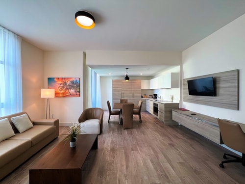Luxe Costa Hollywood: 1BR, Sleeps 4. Rooftop Pool
