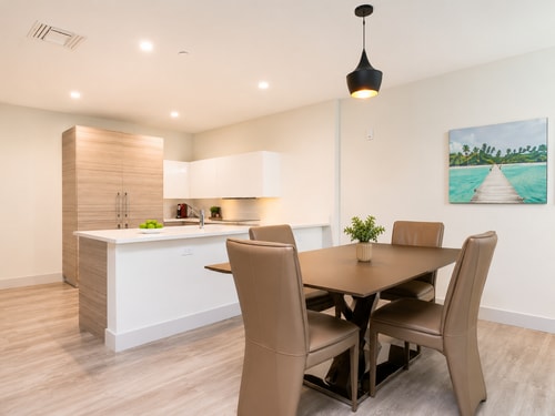 Special Apartment 6 pax with den beachfront