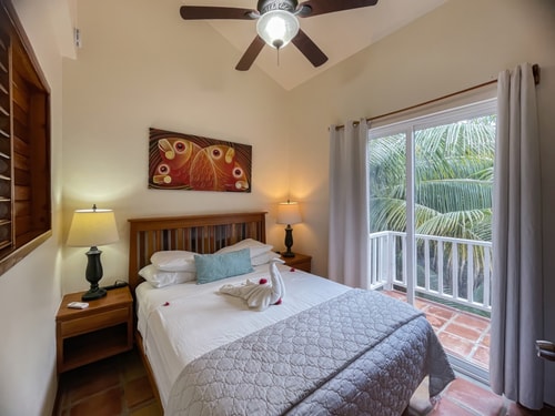 Rich's Poolside Retreat @Sapphire Beach Resort