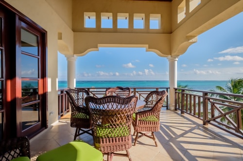 Casa Caribe Penthouse | Beachfront 2BR Suite