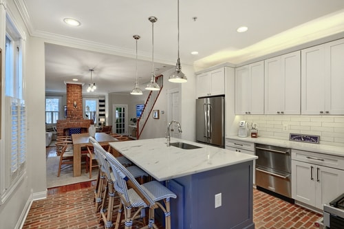 Darling on Dean Street- Nautical home w parking