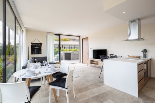 1 BD AP w/ private pool, jungle view, AC & WIFI