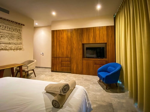 Luxurious and Modern Studio With Infinity Pool Vie