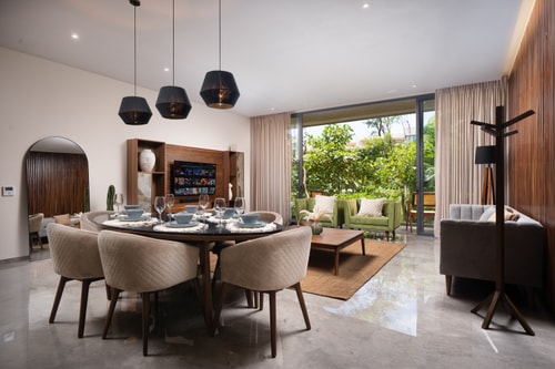 Exclusive 2 bd with pool & street view! WiFi & AC