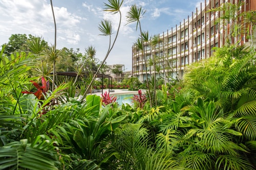 Beautiful 3 BD AP, private pool, AC, jungle view!