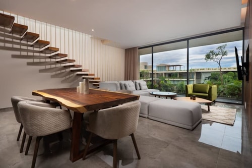 Bright 3BR PH, Private Pool, AC & Pool View