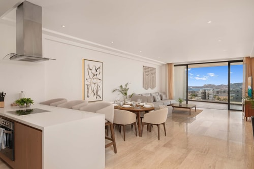 Bran new 3 bd ap with ocean view!