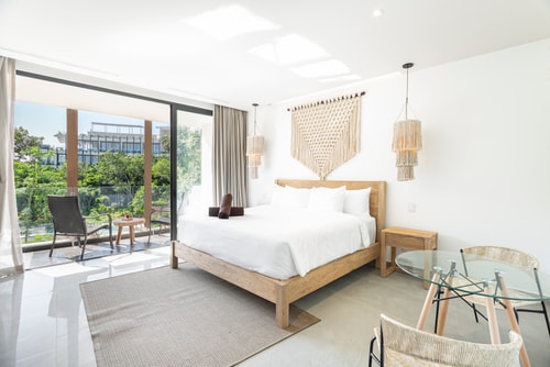 Marvelous studio with pool views, fast Wi-Fi & A/C