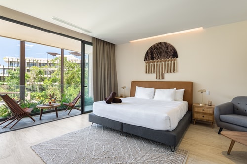 Modern Studio in Luxury Condo, 7 Pools, Gym, Wi-Fi