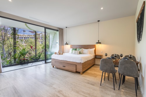 Designer Unit, 7 Pools, Gym, Wi-Fi, Luxe Amenities