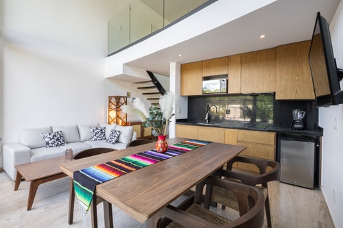 New Loft! Several pools, fast wifi, garden view!